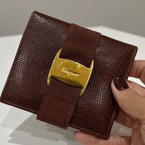 Ferragamo Gancini Lizard Embossed Wallet Brown Gold Hardware Vintage Classic